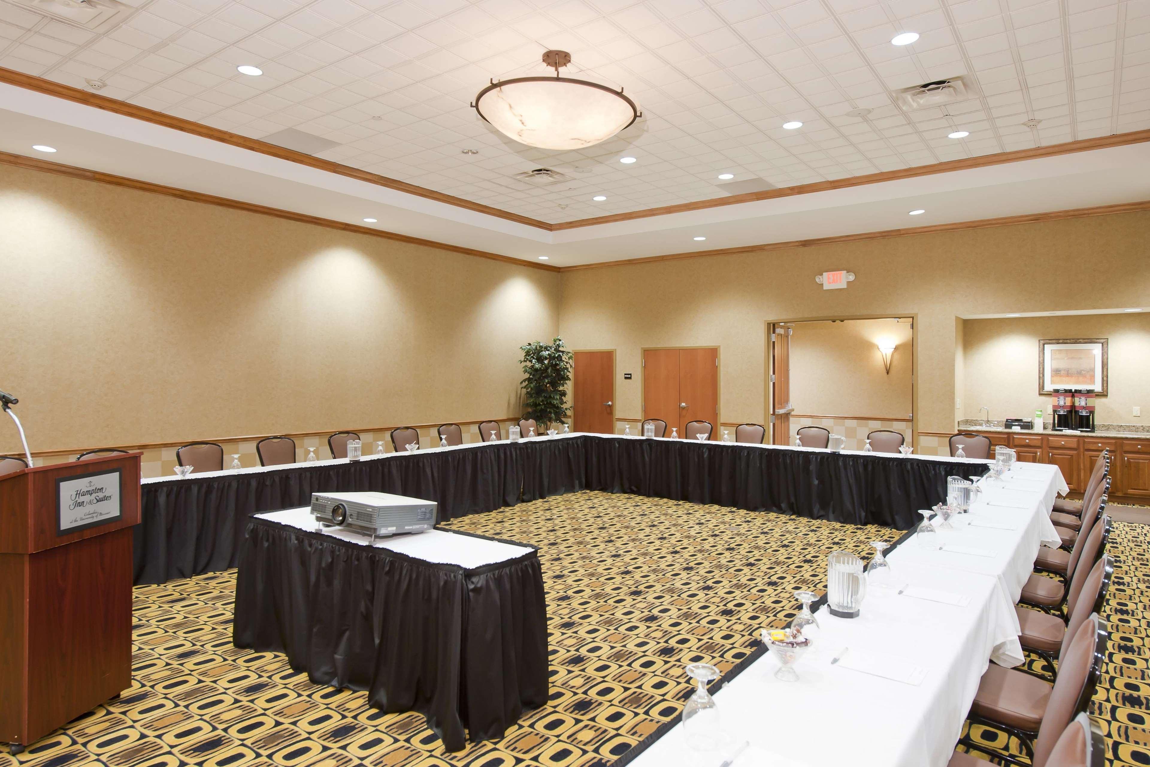 Hampton Inn & Suites Columbia At The University Of Missouri Business photo